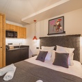 CHAMBRE KITCHENETTE MEGEVE MEGEVE 6650-leclat-des-veriaz-studio-©andrewclifforth